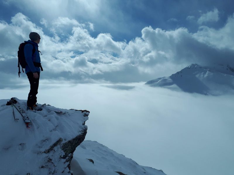 Ski alpinisme avec La Bessannaise - Ciel bleu et mer de nuage